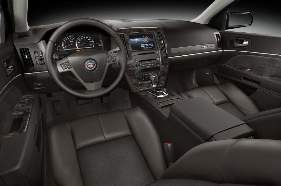  Cadillac STS-V 2006 года  (фото 28 из 44)